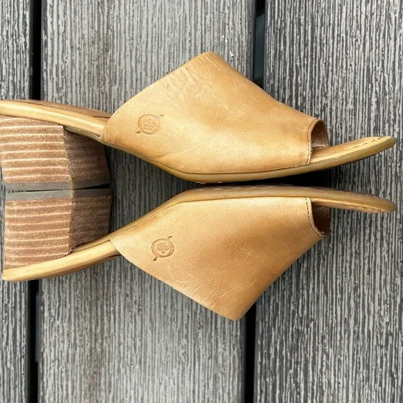 Born Women's Light Brown Leather Clogs - Picture 6 of 8